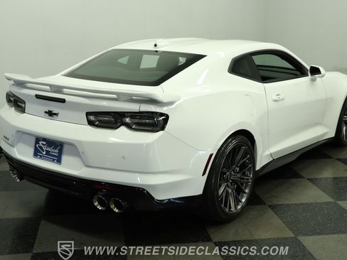 Used 2023 Chevrolet Camaro ZL1 RWD image 11