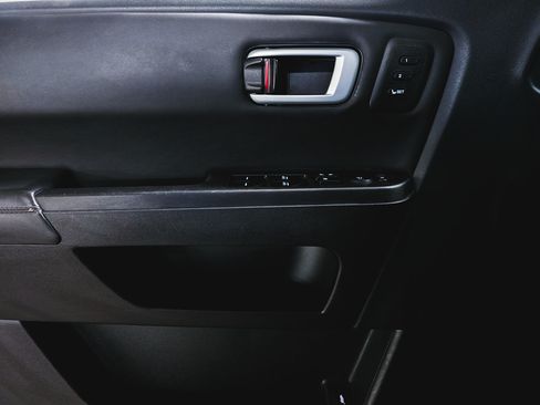 Used 2012 Honda Pilot Touring image 17