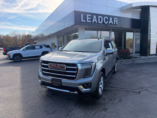 Used 2025 GMC Yukon XL Elevation w/ Technology Package AWD/4WD image 1