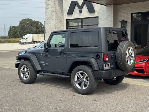 Used 2018 Jeep Wrangler Sport image 8