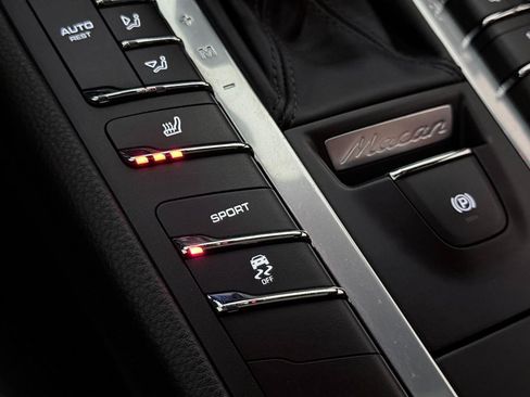 Used 2018 Porsche Macan S image 38