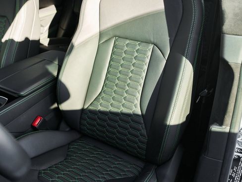 Used 2021 Lamborghini Urus image 45