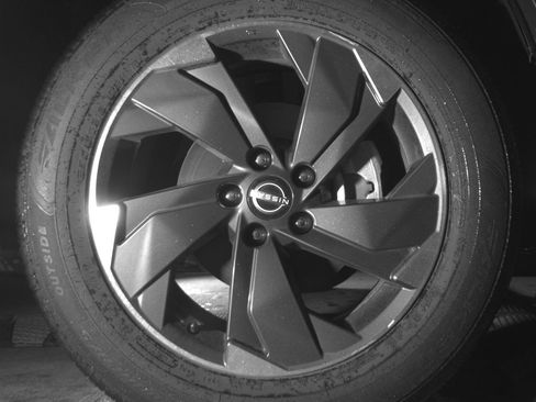 Used 2025 Nissan Rogue SV FWD image 13