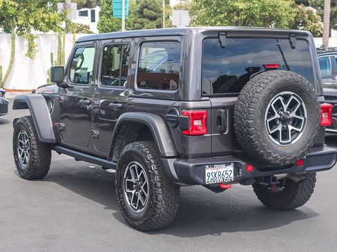 Used 2025 Jeep Wrangler Unlimited Rubicon image 7