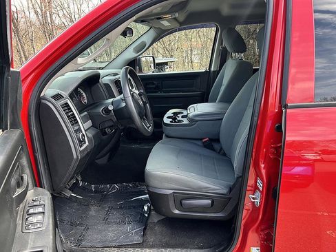 Used 2018 RAM 1500 Express w/ Express Value Package image 12