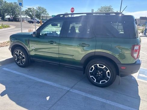 Used 2023 Ford Bronco Sport Outer Banks w/ Tech Package AWD/4WD image 2