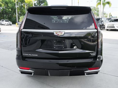 Used 2023 Cadillac Escalade ESV Premium Luxury RWD image 9