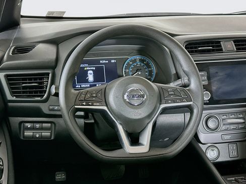 Used 2022 Nissan Leaf S FWD image 18