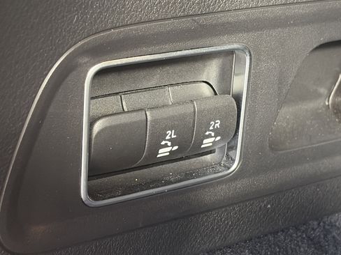 Certified 2025 Mercedes-Benz GLS 450 4MATIC image 16