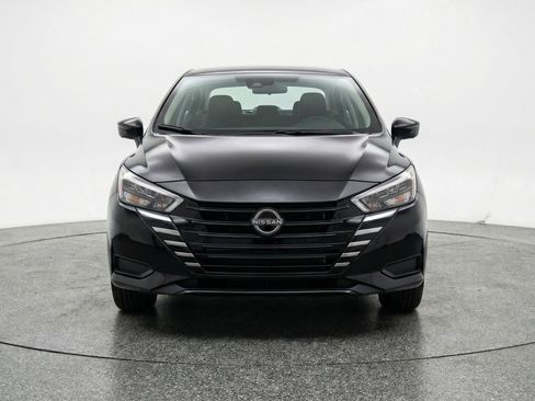 Used 2025 Nissan Versa SV image 2