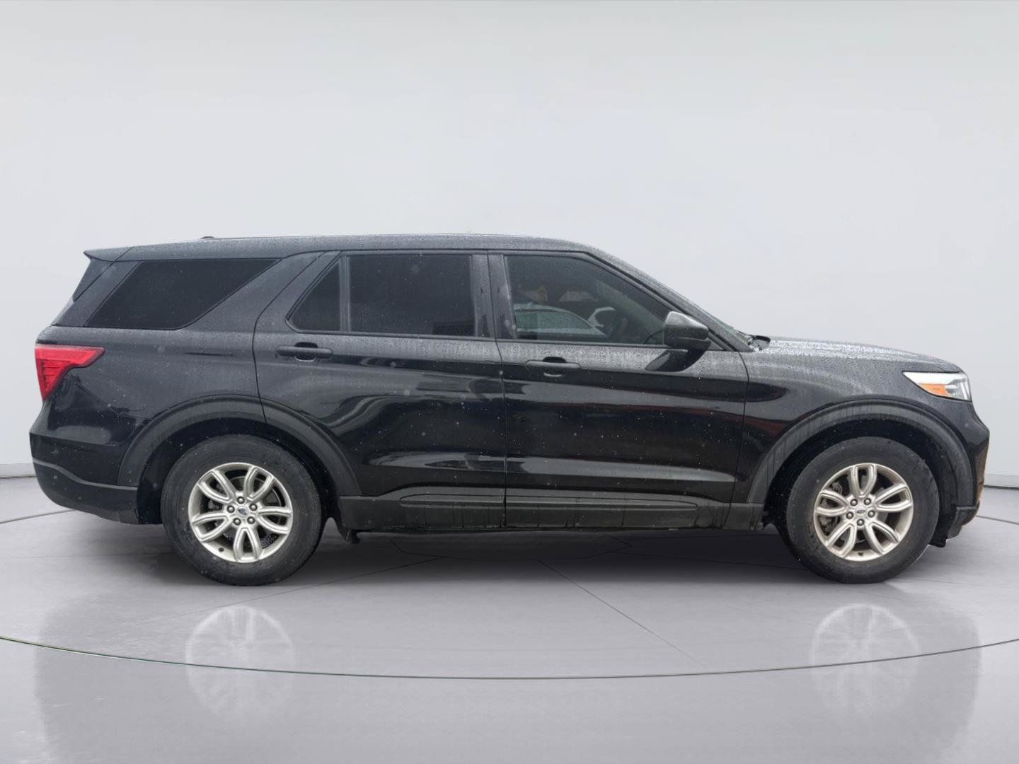 Used 2021 Ford Explorer 2WD image 2