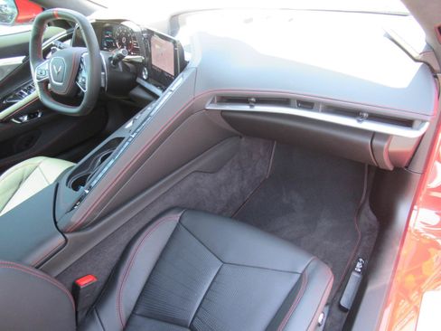 Used 2023 Chevrolet Corvette Stingray Premium Conv w/ Z51 Performance Package RWD image 13