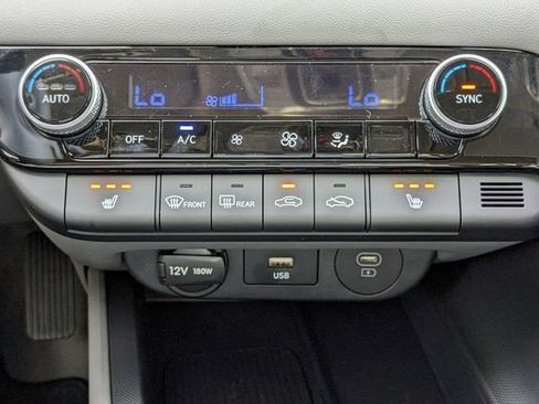 Certified 2025 Hyundai Elantra SEL FWD image 24