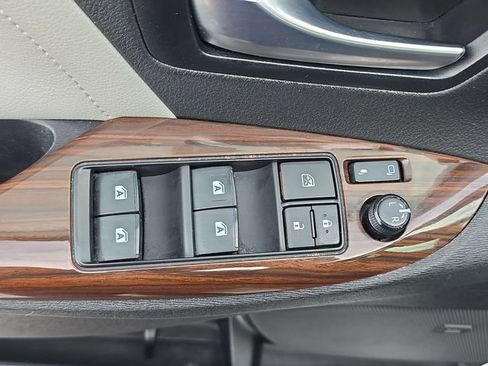 Used 2020 Toyota Sienna Limited Premium FWD image 20