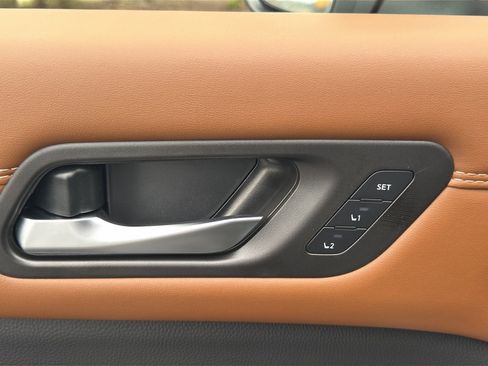 New 2026 Nissan Pathfinder Platinum image 18