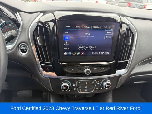 Used 2023 Chevrolet Traverse LT FWD image 15