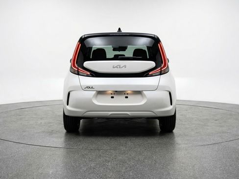 Used 2025 Kia Soul LX w/ LX Technology Package image 7