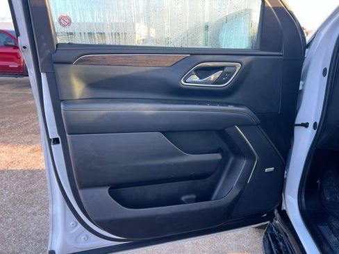 Used 2023 Chevrolet Suburban Premier RWD image 10