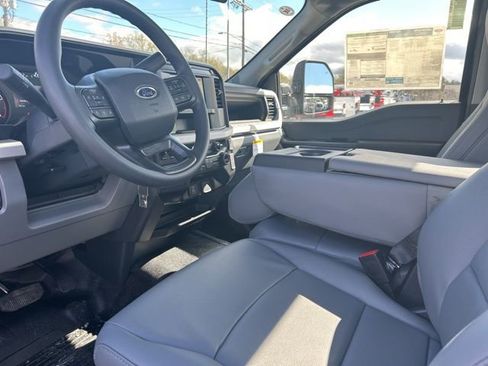 New 2026 Ford F250 XL w/ XL Chrome Package AWD/4WD image 15