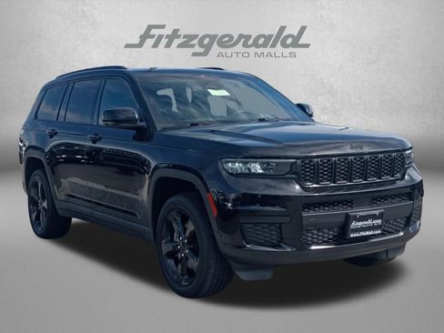 Used 2023 Jeep Grand Cherokee L Laredo image 1