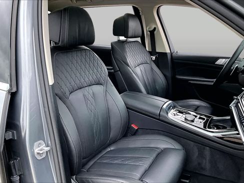Used 2026 BMW X7 xDrive40i AWD/4WD image 8