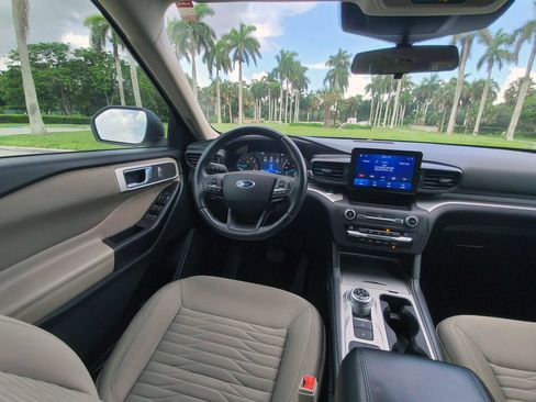 Used 2020 Ford Explorer XLT RWD image 11