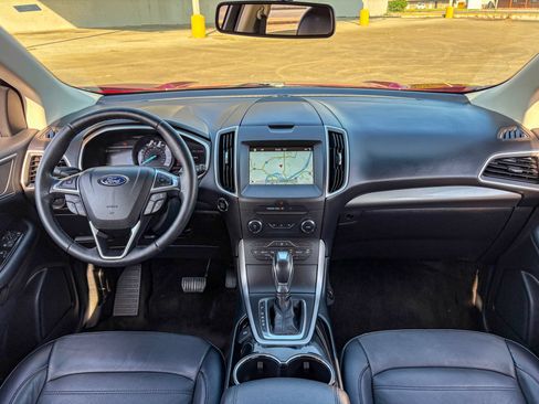 Used 2018 Ford Edge SEL w/ Equipment Group 201A AWD/4WD image 2