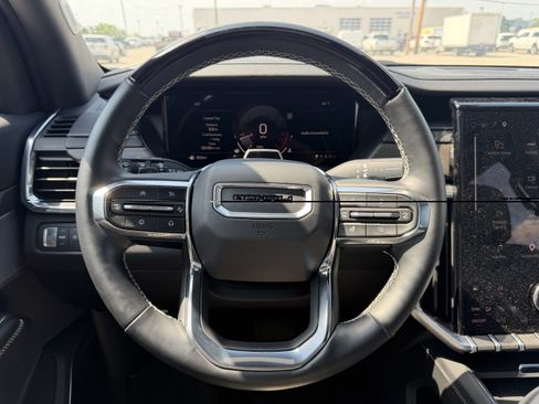 Used 2024 GMC Acadia Denali w/ Super Cruise Package FWD image 17
