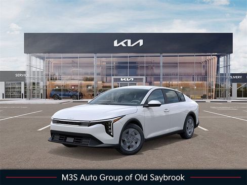 New 2025 Kia K4 LX image 1