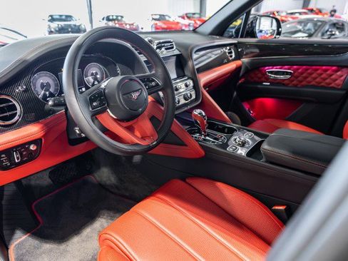 Used 2023 Bentley Bentayga AWD/4WD image 36