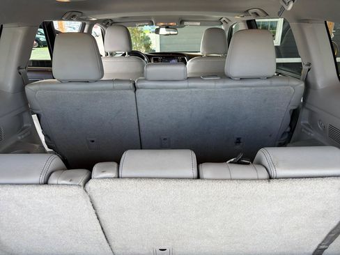 Used 2015 Toyota Highlander XLE AWD/4WD image 12