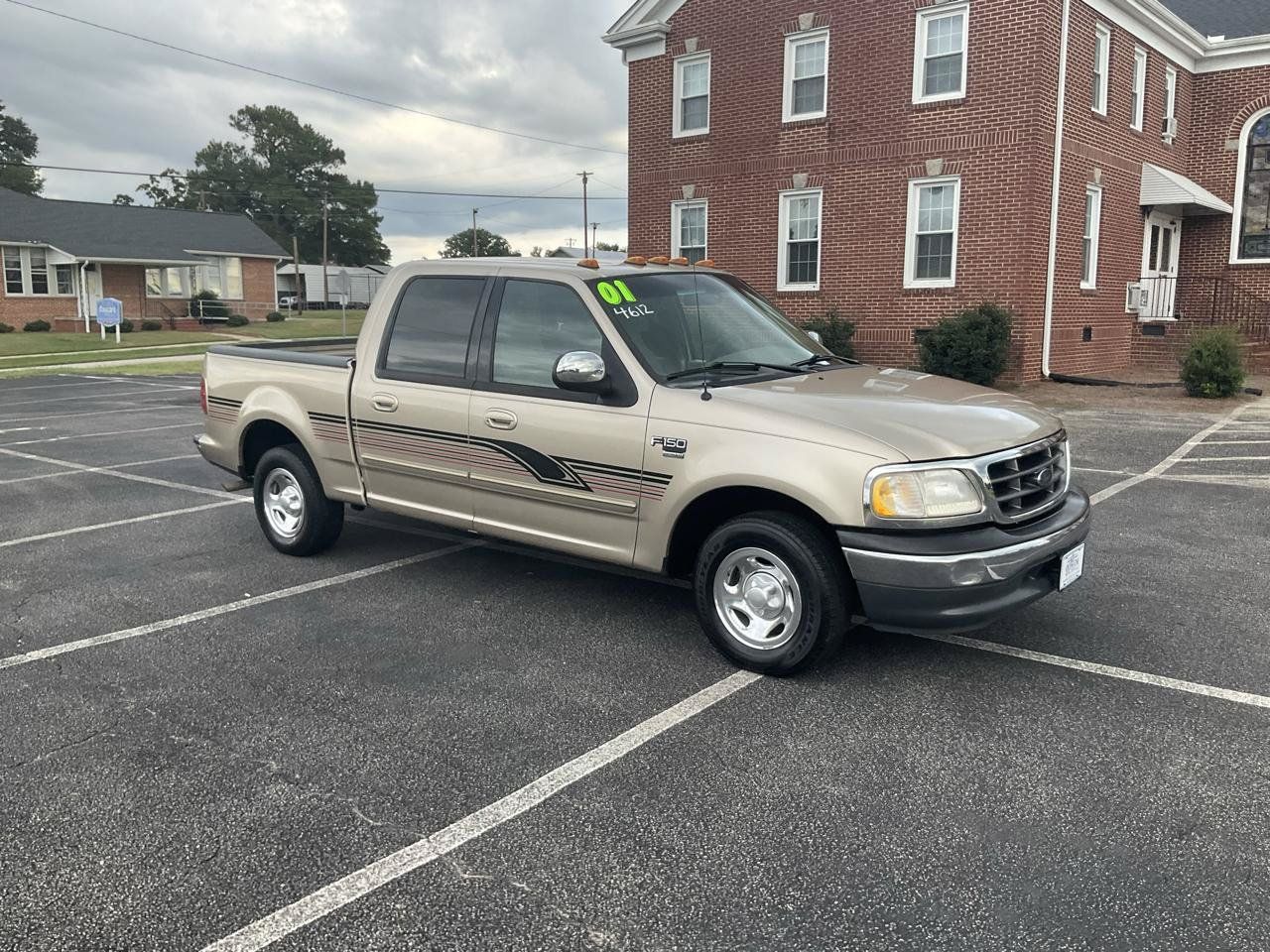 Used 2001 Ford F150 XLT RWD image 2