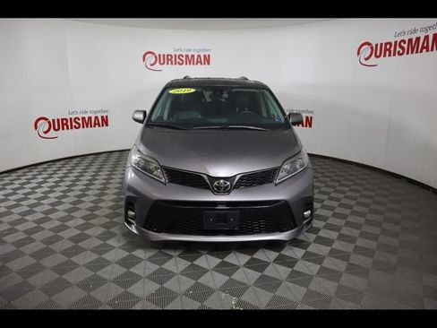 Used 2019 Toyota Sienna SE Premium FWD image 12