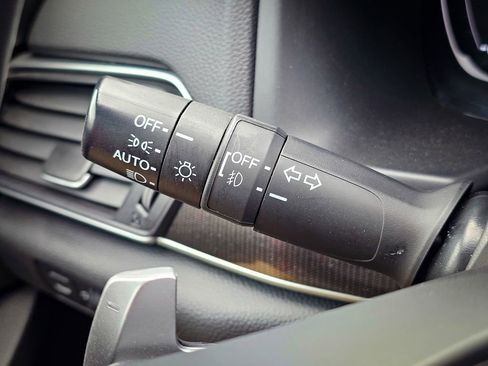 Used 2019 Honda Accord Sport image 19