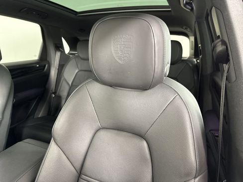 Certified 2023 Porsche Cayenne AWD/4WD image 41