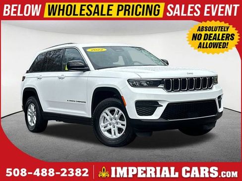 Used 2023 Jeep Grand Cherokee Laredo w/ Luxury Tech Group I AWD/4WD image 1