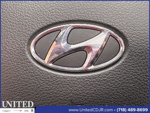 Used 2020 Hyundai Santa Fe SEL image 24