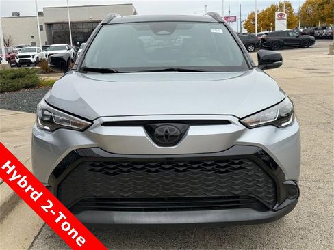 Used 2024 Toyota Corolla Cross SE image 9