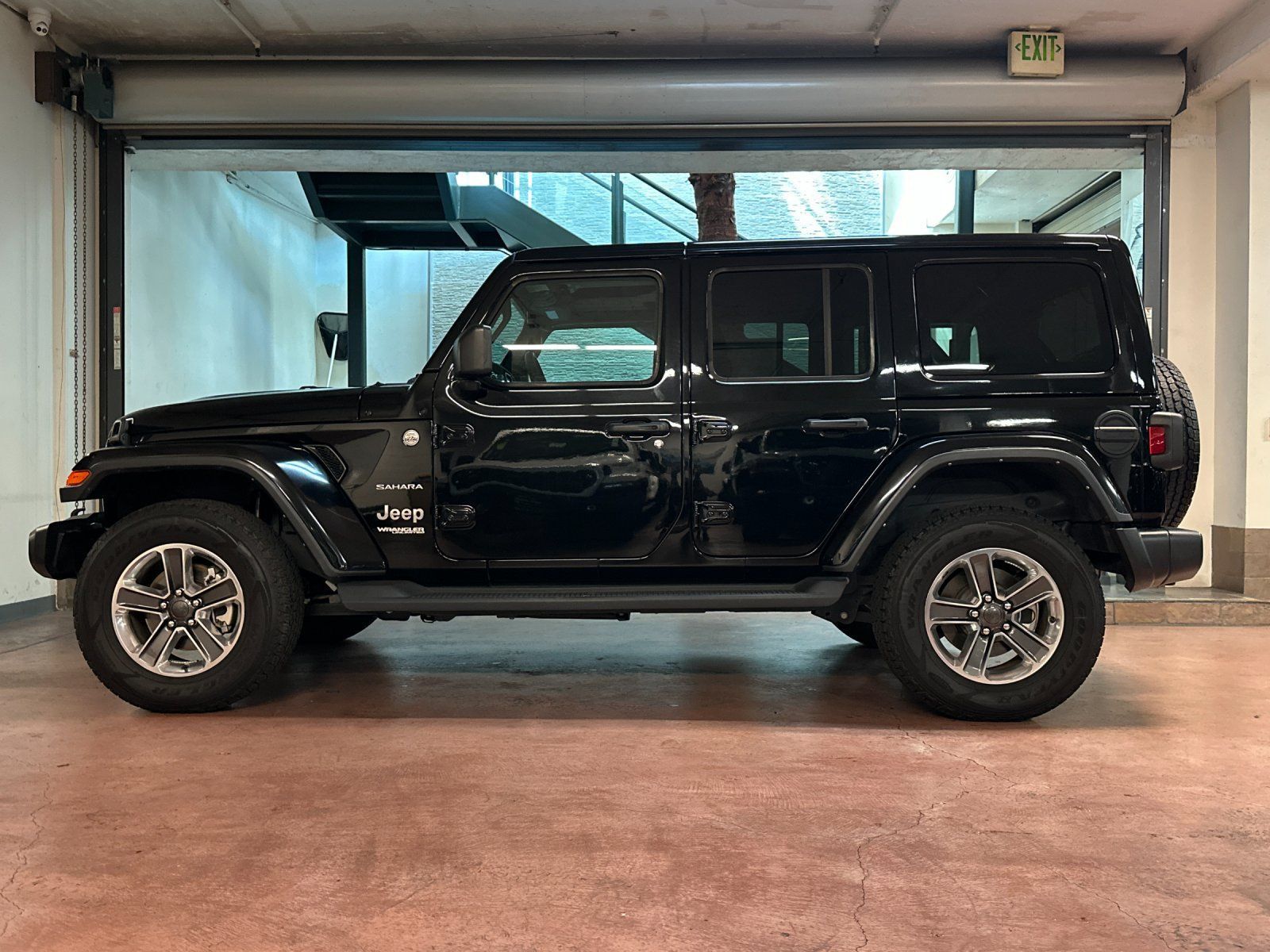 Certified 2022 Jeep Wrangler Unlimited Sahara w/ Cold Weather Group AWD/4WD image 2