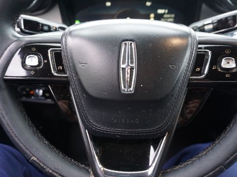 Used 2024 Lincoln Aviator AWD w/ Elements Package image 8