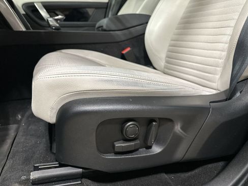 Used 2024 Land Rover Discovery Sport S image 14