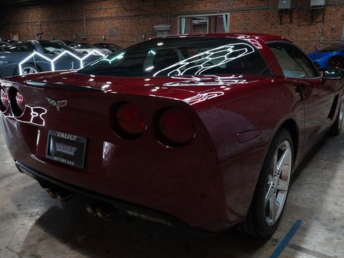 Used 2007 Chevrolet Corvette Coupe w/ Preferred Equipment Group image 18