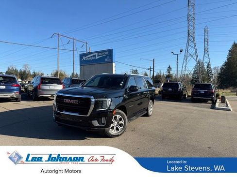 Used 2023 GMC Yukon XL SLE image 1