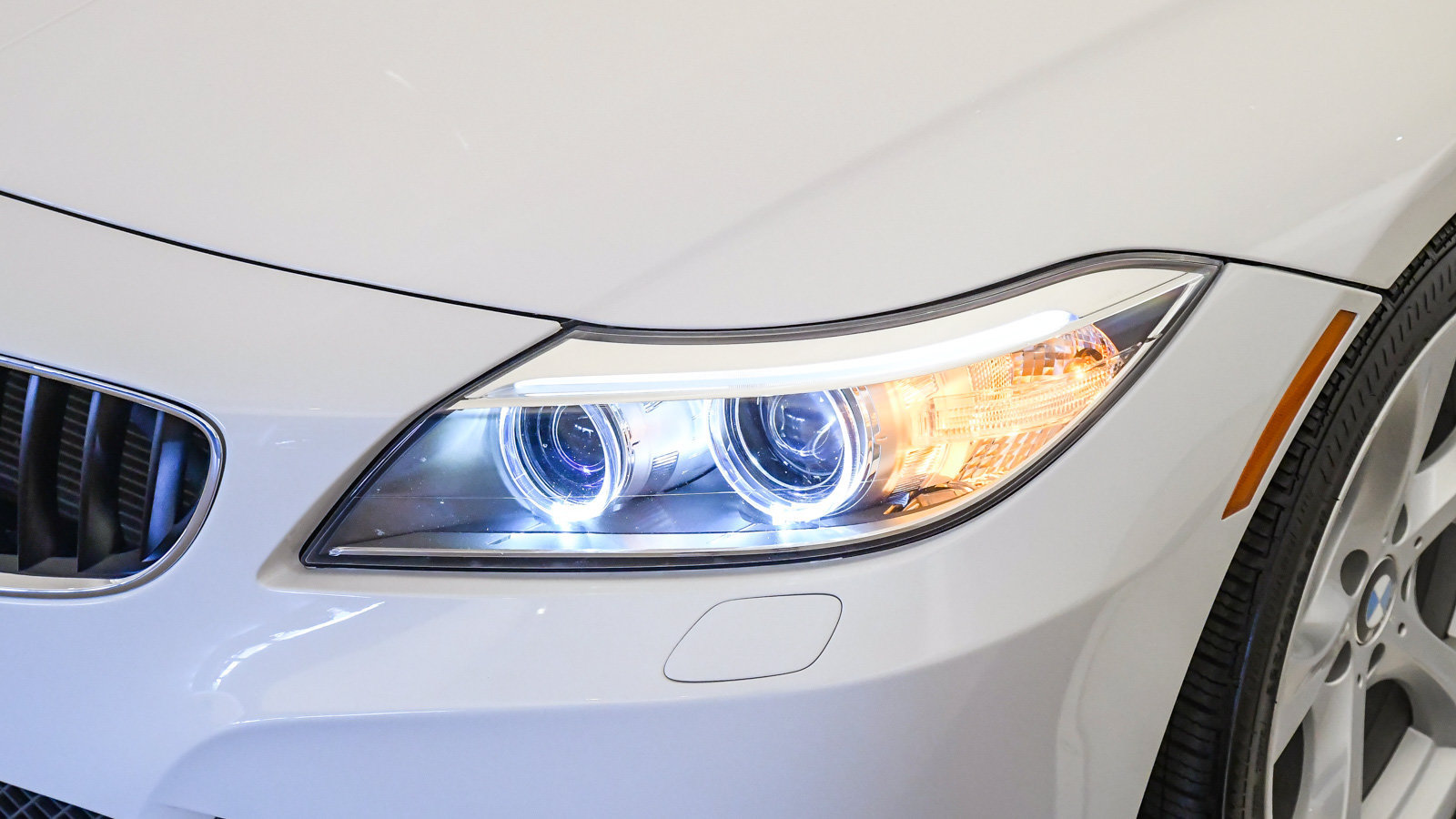 Used 2016 BMW Z4 sDrive28i RWD image 9