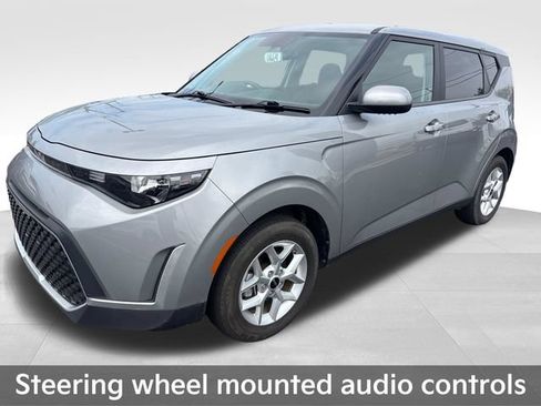Used 2023 Kia Soul S FWD image 10