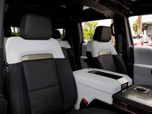 Used 2025 GMC Hummer EV 2X AWD/4WD image 10