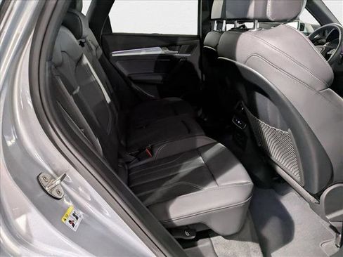 Certified 2025 Audi Q5 2.0T Premium Plus image 20