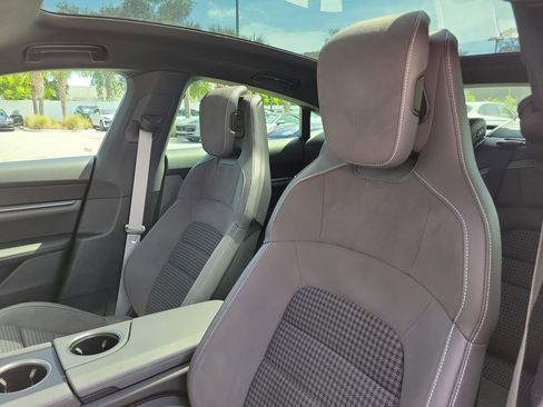Certified 2025 Porsche Taycan AWD/4WD image 6