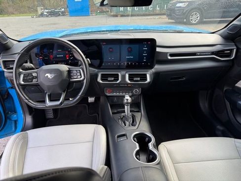 Used 2024 Ford Mustang Premium image 3