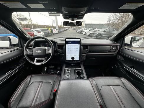 Certified 2023 Ford Expedition Limited image 3